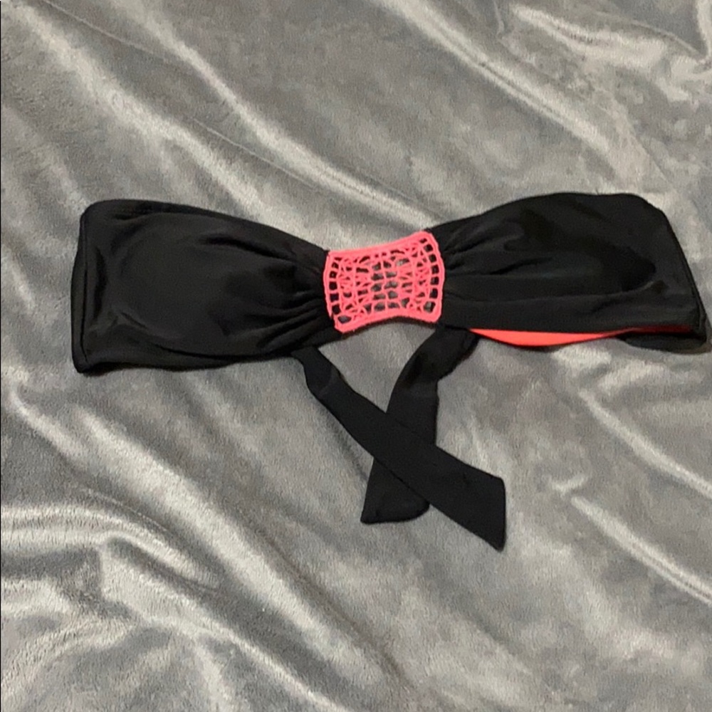 Strapless bikini stop